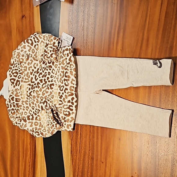 NIKE INFANT GIRLS' 2PC SET: SIZE 12M - 18M - Picture 5 of 10